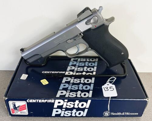 SMITH & WESSON MODEL 1006 IN 10MM - RESTRICTED