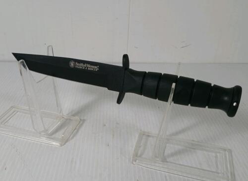 SMITH & WESSON BULLSEYE SEARCH & RESCUE TANTO SURVIVAL KNIFE W/ SHEATH