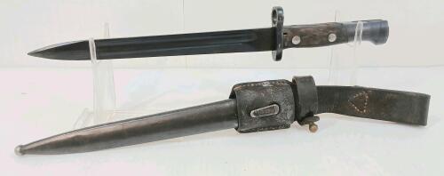 WWII RUSSIAN BAYONET W/ SCABBARD & FROG