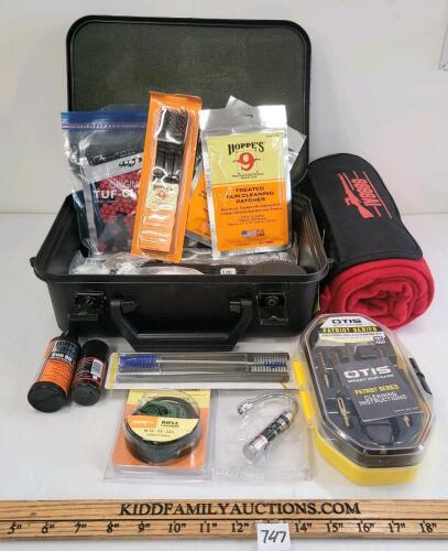 JOB LOT - CLEANING TOOLS, BORE LIGHT, HARD HANDGUN CASE, LAYOUT MAT, ETC