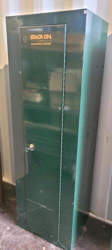 STACK-ON GUN CABINET W/ KEY